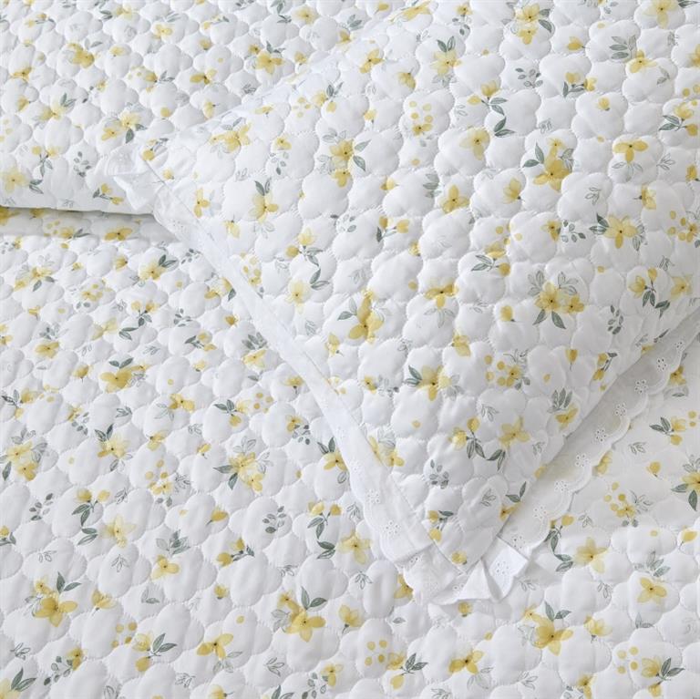 Courtepointe boutis en dentelle jaune Viana de CLARA VIDAL
