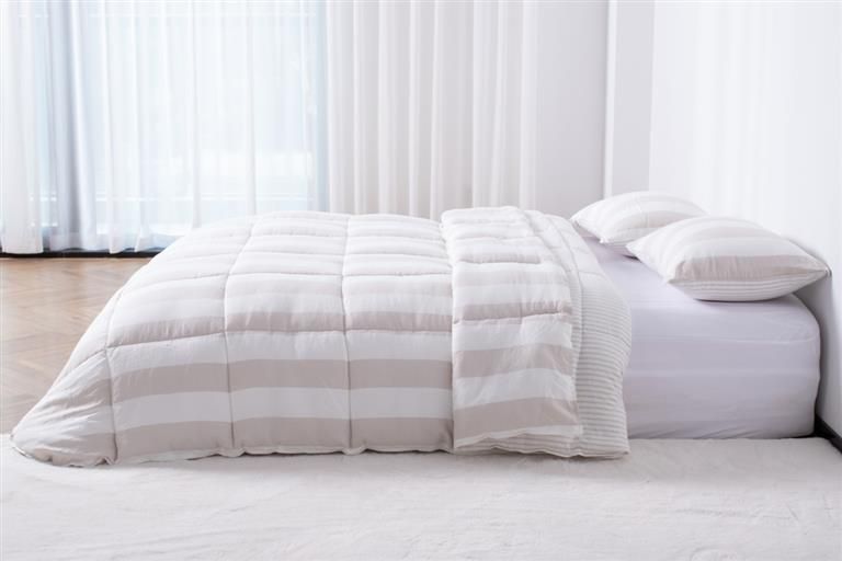 Couette beige modèle NATAL de Clara Vidal