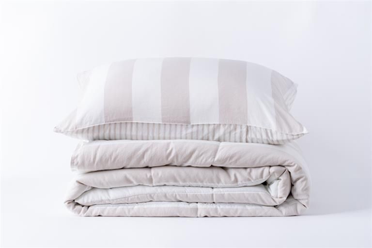 Couette beige modèle NATAL de Clara Vidal