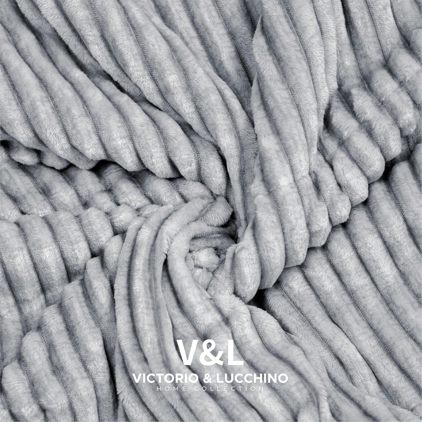 Comforter Jaspeado con Reverso de Borreguito – 650 g/m² Incluye Funda(s) de Cojín modelo ANAYA de Victorio&Lucchino en color gris