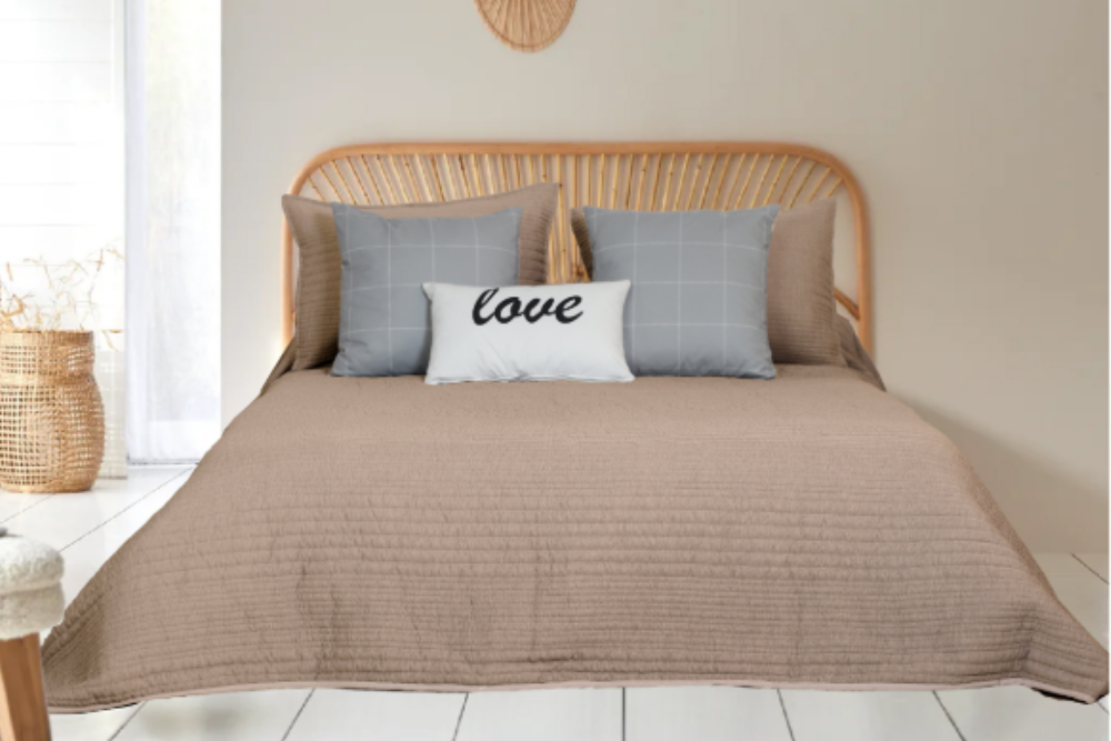 Couvre-lit bouti taupe, toucher doux, modèle NOAH Secaneta