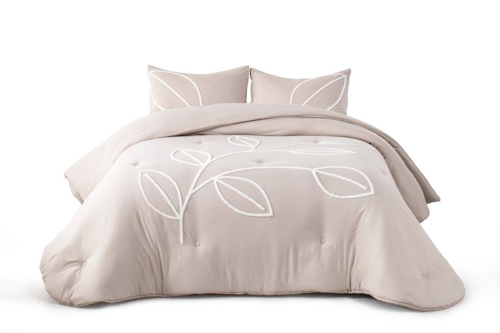 Colcha de invierno - Edredón Jules bordado en relieve color beige de Clara Vidal 400 gramos