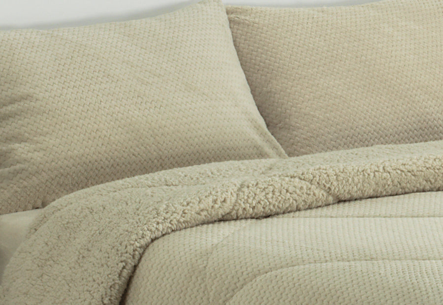 Edredón Comforter ETIQUETTE Coral Jacquard Reverso Sherpa beige