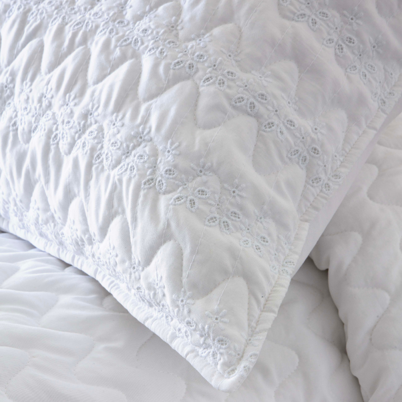 Colcha bouti blanca cosida Lorea de FUN DECO
