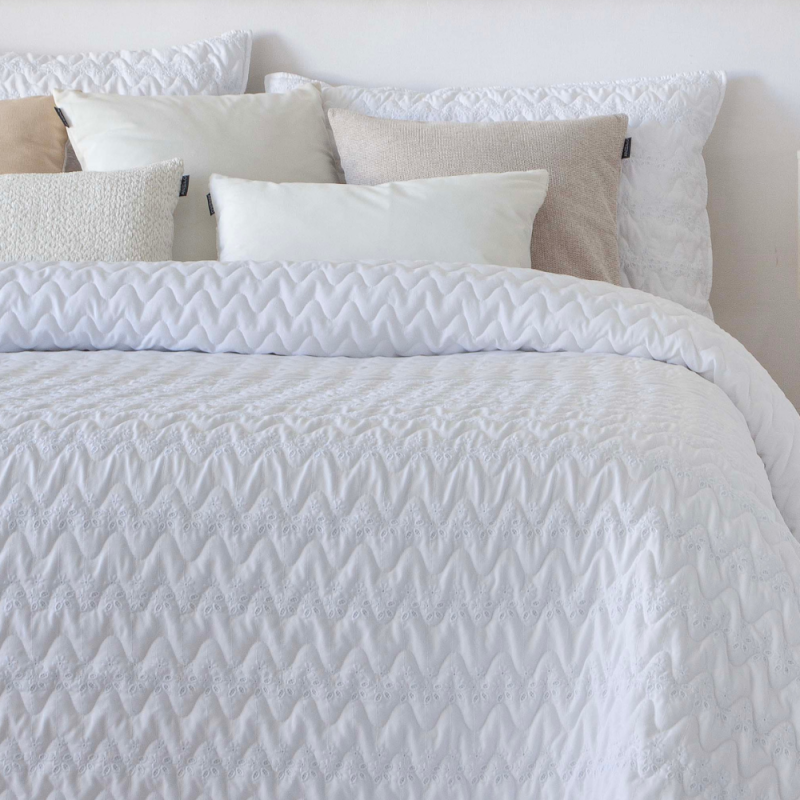 Colcha bouti blanca cosida Lorea de FUN DECO