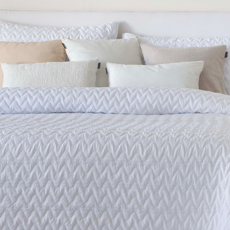 Colcha bouti blanca cosida Lorea de FUN DECO