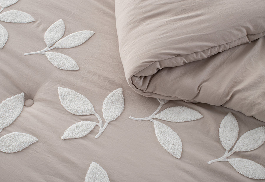 Colcha de invierno - Edredón Gaelan beige de Clara Vidal 400 gr.