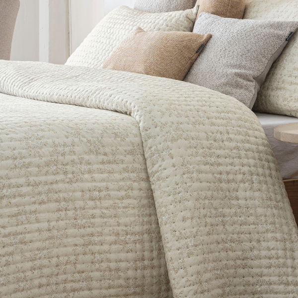 Colcha bouti  reversible estampada modelo ELODY Fundeco color beige