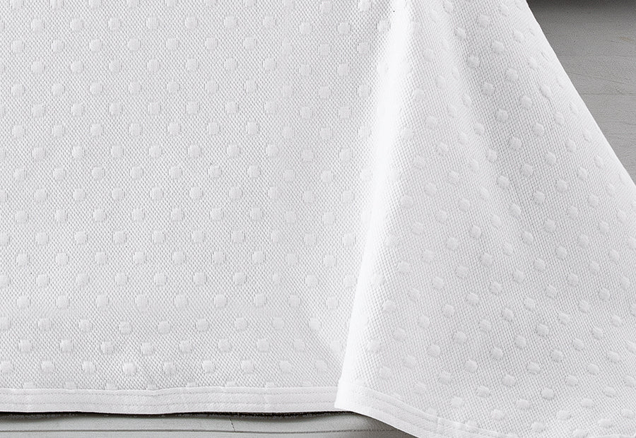 White Dotted Cotton Jaquard Quilt