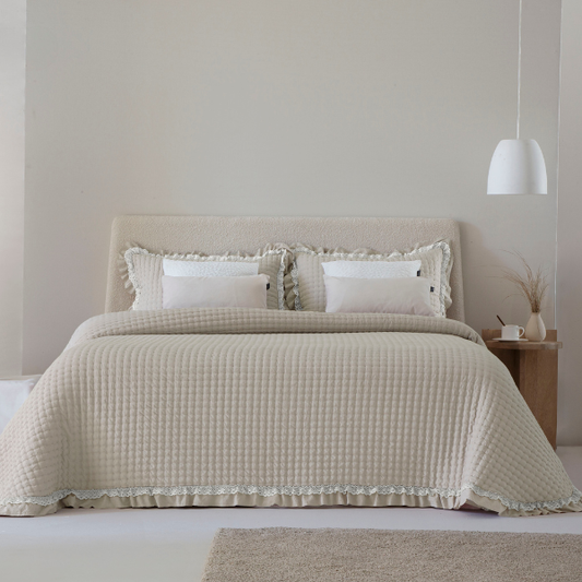 Bouti Bianka White Quilt FUN&amp;DECO