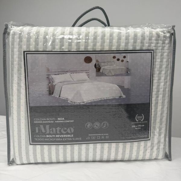 Colcha gris con doble volantes modelo NOA