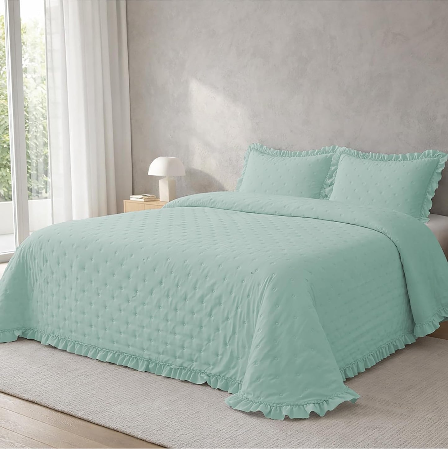 Colcha Victorio & Lucchino modelo Amara con Volante color aguamarina