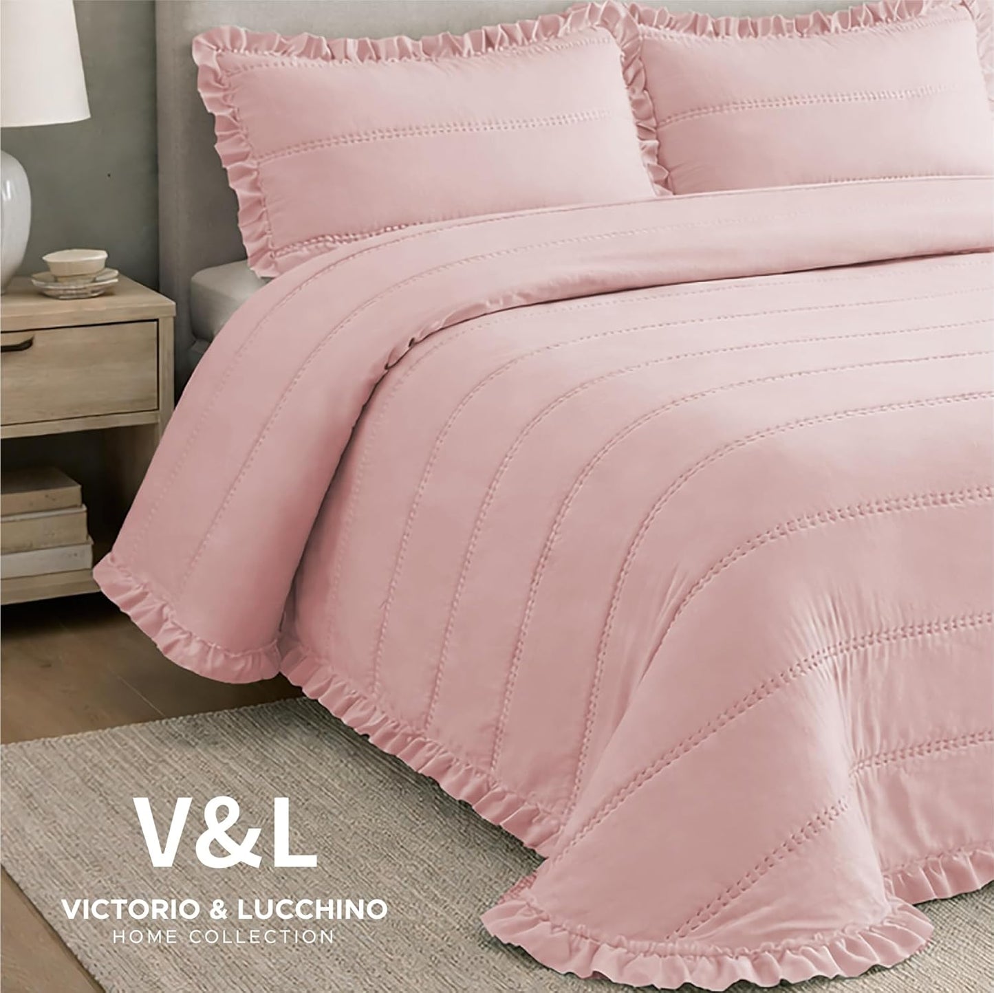 Colcha rosa Victorio & Lucchino modelo Lorena con Volante