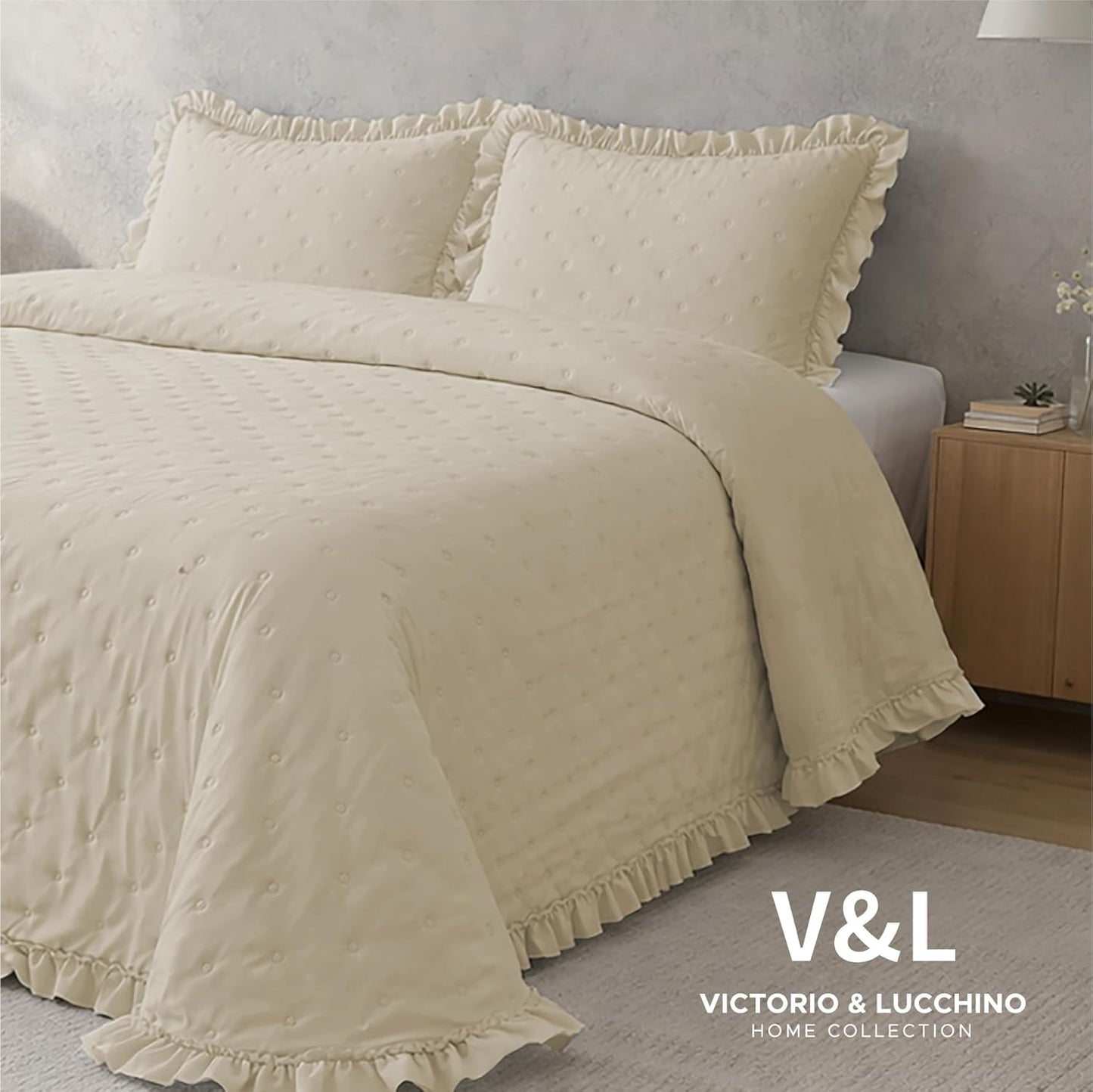Colcha Victorio & Lucchino modelo Amara con Volante color Lino