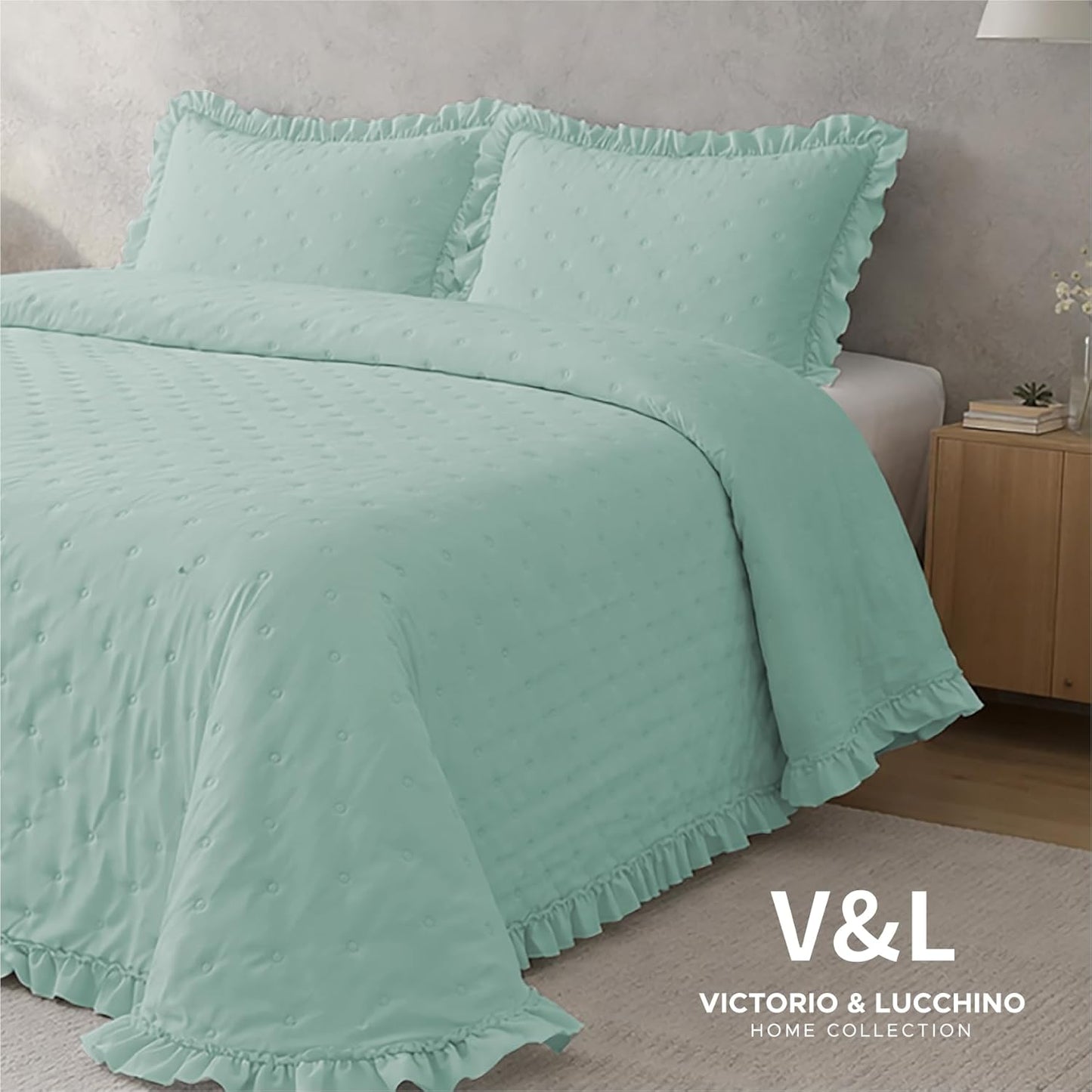 Colcha Victorio & Lucchino modelo Amara con Volante color aguamarina