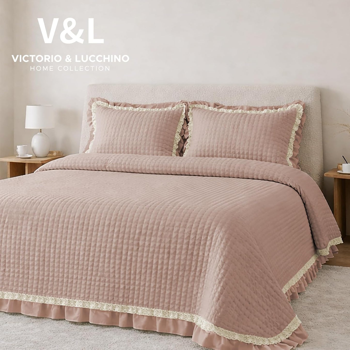 Colcha Rosa modelo Anaya de Victorio & Lucchino everly