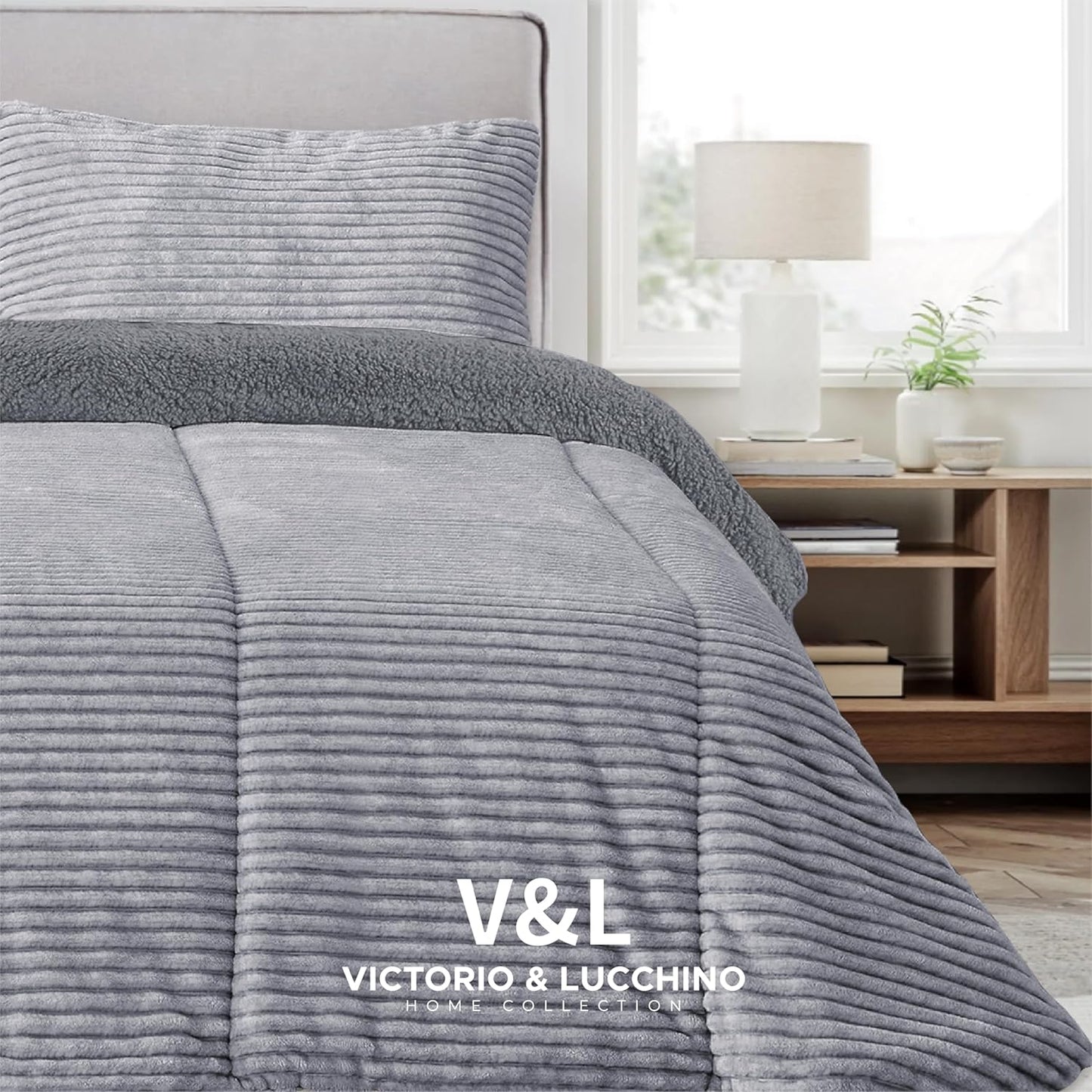 Comforter Jaspeado con Reverso de Borreguito – 650 g/m²  Incluye Funda(s) de Cojín modelo ANAYA  de Victorio&Lucchino en color gris