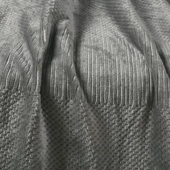Manta Plaid Victorio & Lucchino Nacarina Jacquard con Reverso sherpa color gris (VL80520)
