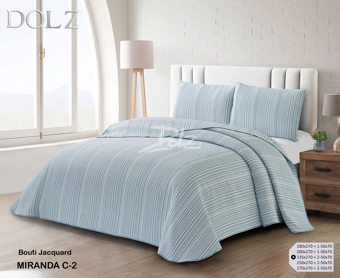 Colcha Bouti Jacquard  modelo Miranda de DOLZ en color azul, gris y rosa
