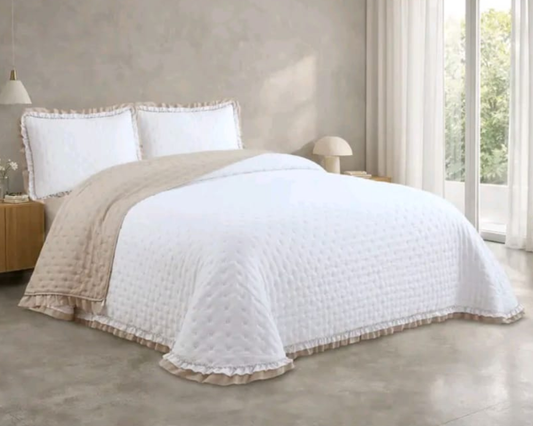 Colcha reversible blanco/lino Victorio & Lucchino modelo Elvira con Doble volante
