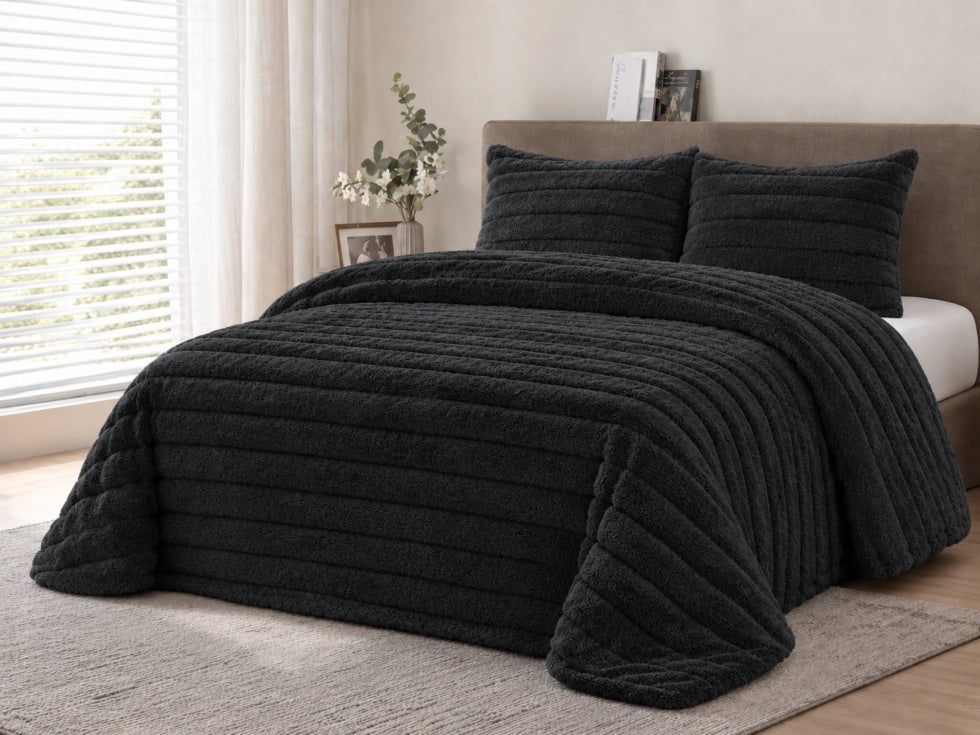 Edredón  sherpa modelo SENA de  Catotex color negro 730gr