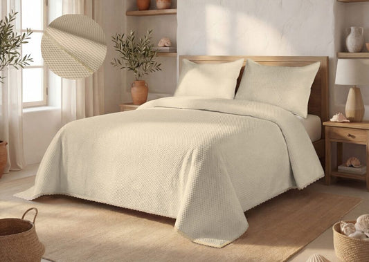 Colcha beige con volantes modelo Emma de Ankeli