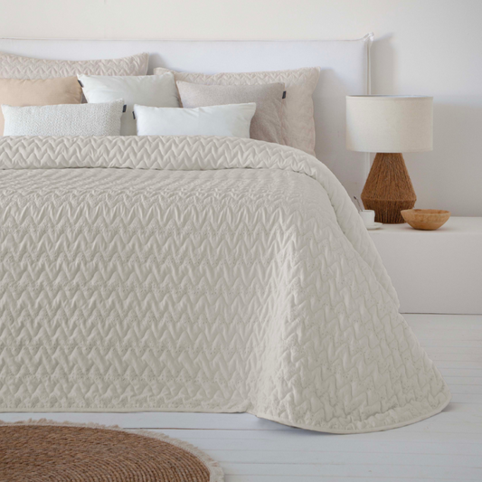Colcha bouti beige cosida Lorea de FUN DECO