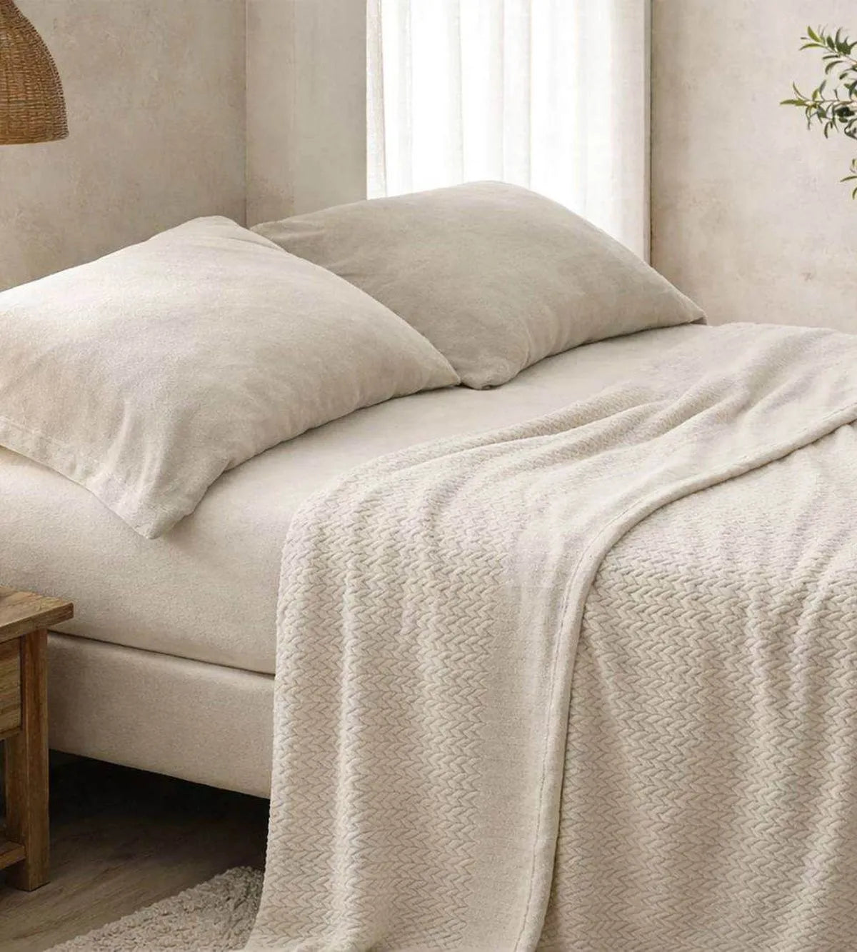 Sábana Coralina color marfil, tacto peluche  diseño 999 de Burrito Blanco