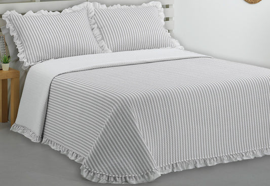 Colcha gris con doble volantes modelo NOA