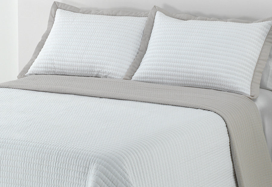 Colcha Bouti blanca/beige  Bordada modelo Palma de DOLZ