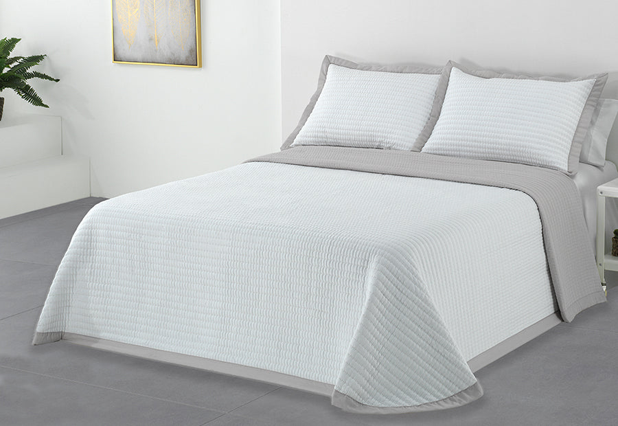 Colcha Bouti blanca/gris  Bordada modelo Palma de DOLZ