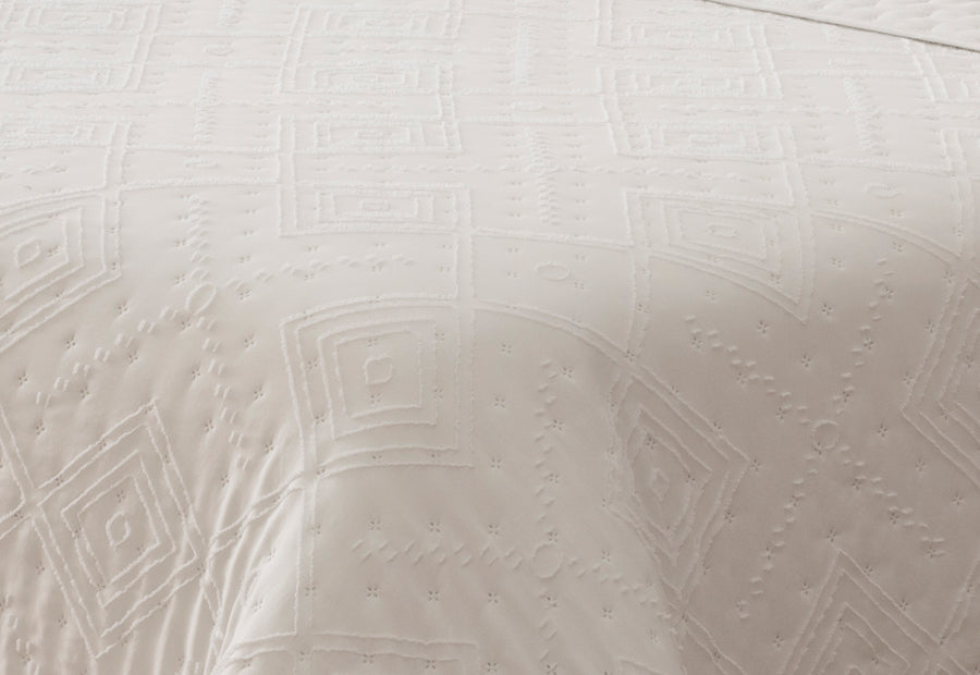 Colcha blanca Bouti Suave Relieve DN MODA Reversible Pilar