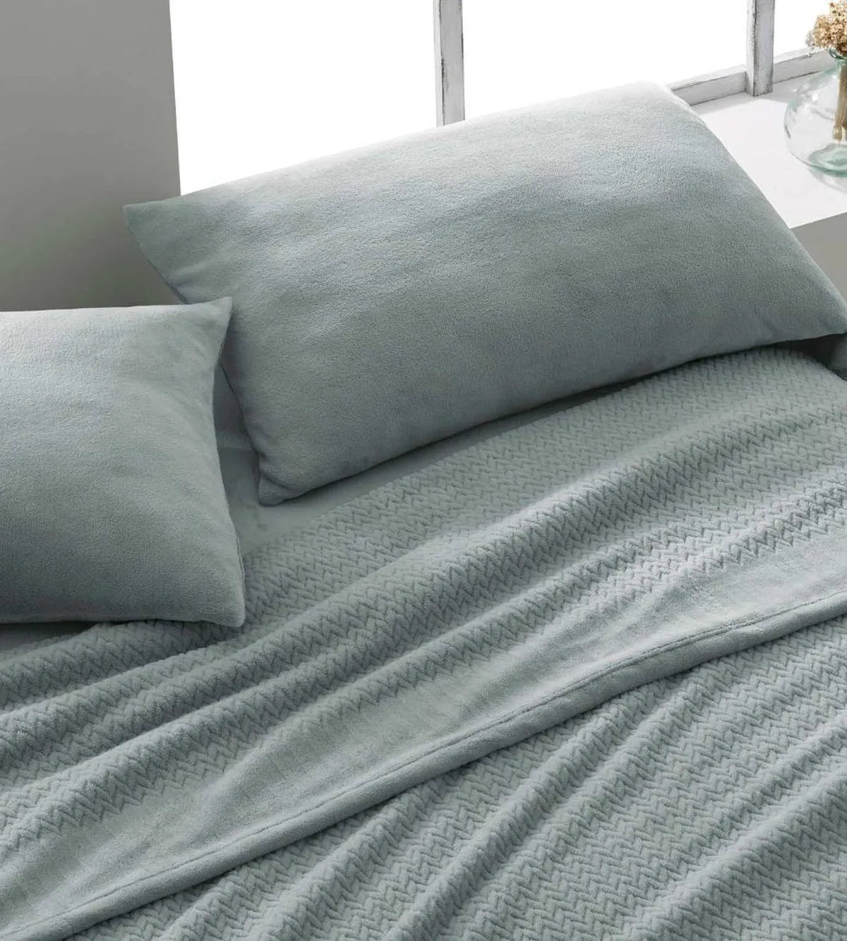 Sábana Coralina color laurel, tacto peluche  diseño 999 de Burrito Blanco