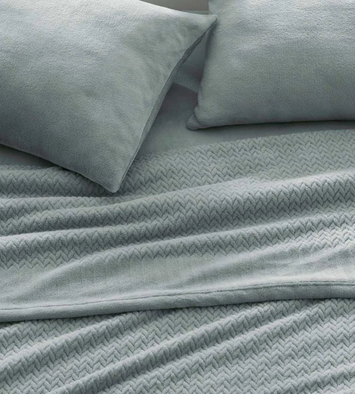 Sábana Coralina color laurel, tacto peluche  diseño 999 de Burrito Blanco