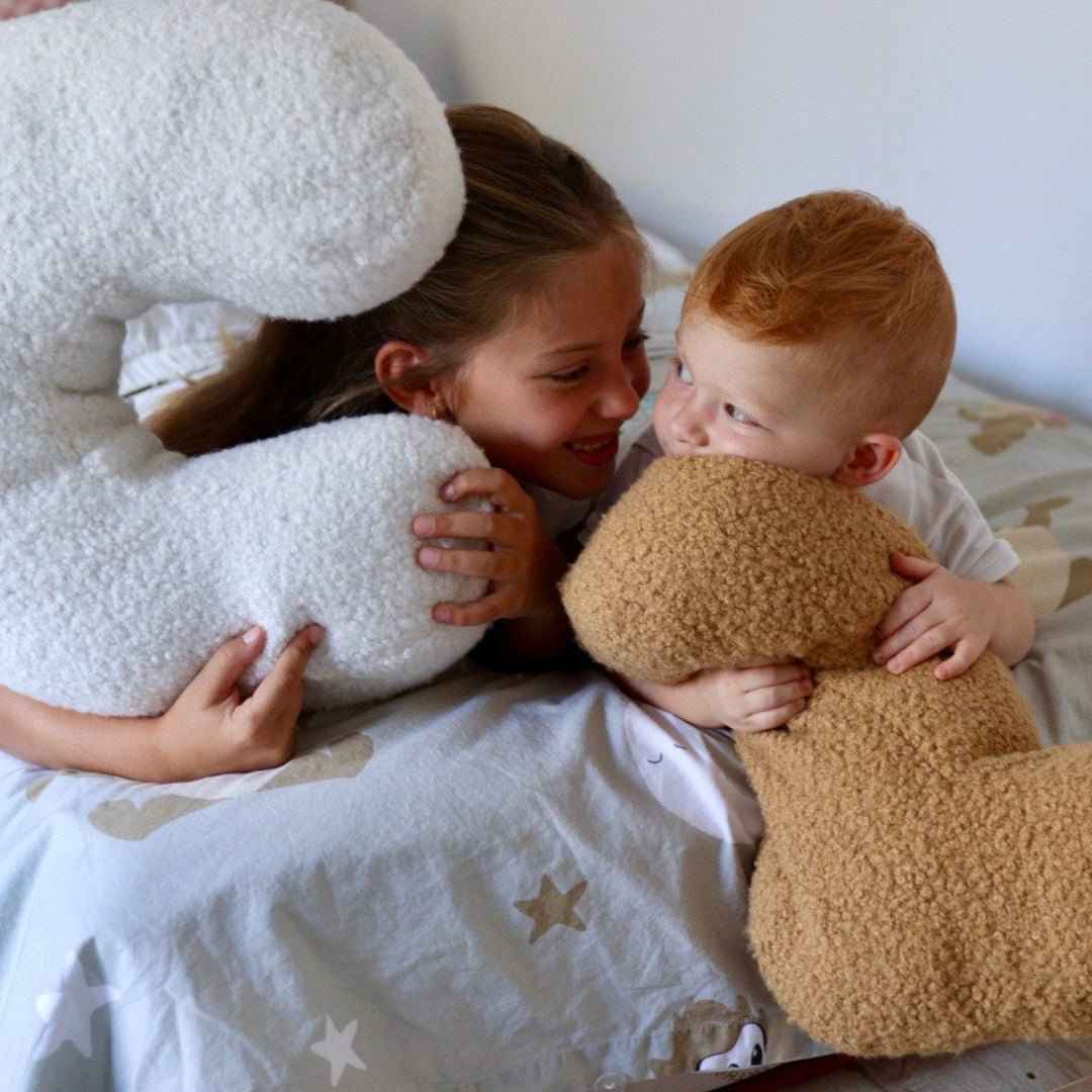 Cojín Letra Inicial Bouclé: Personaliza tu Espacio con Estilo