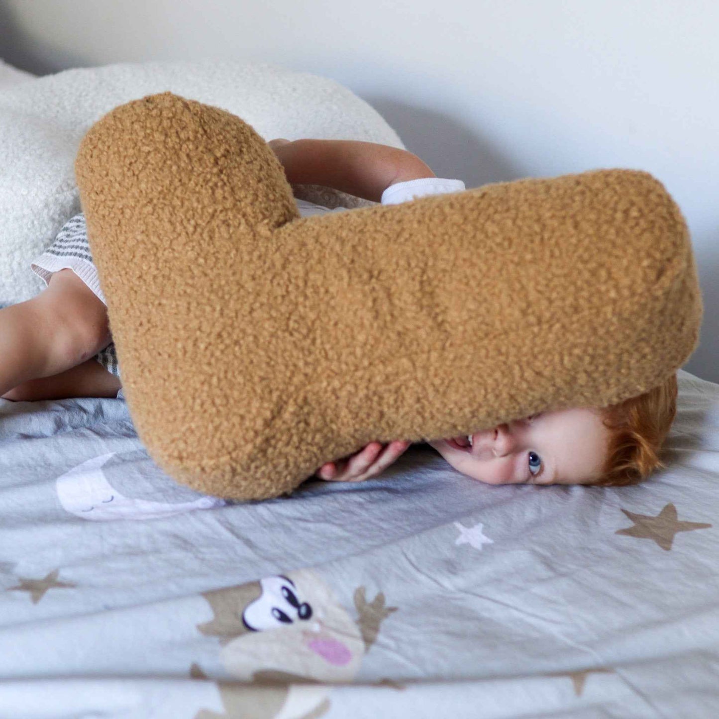 Cojín Letra Inicial Bouclé: Personaliza tu Espacio con Estilo