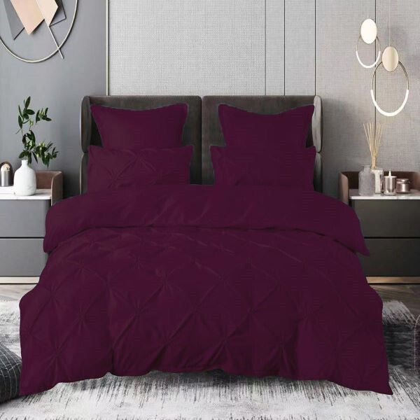 Duvet covers with plum color folds
